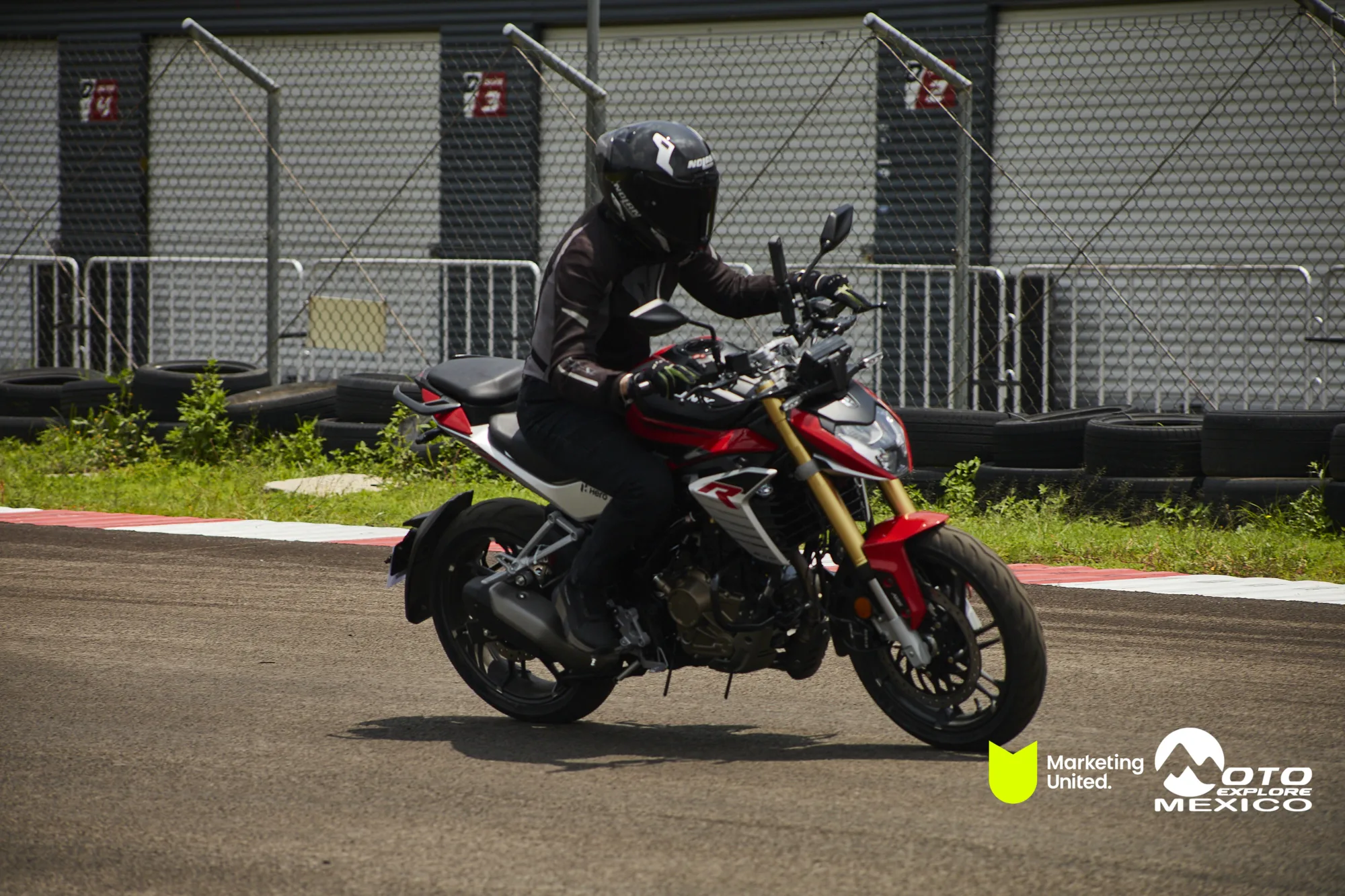 HUNK TRACKDAY 403